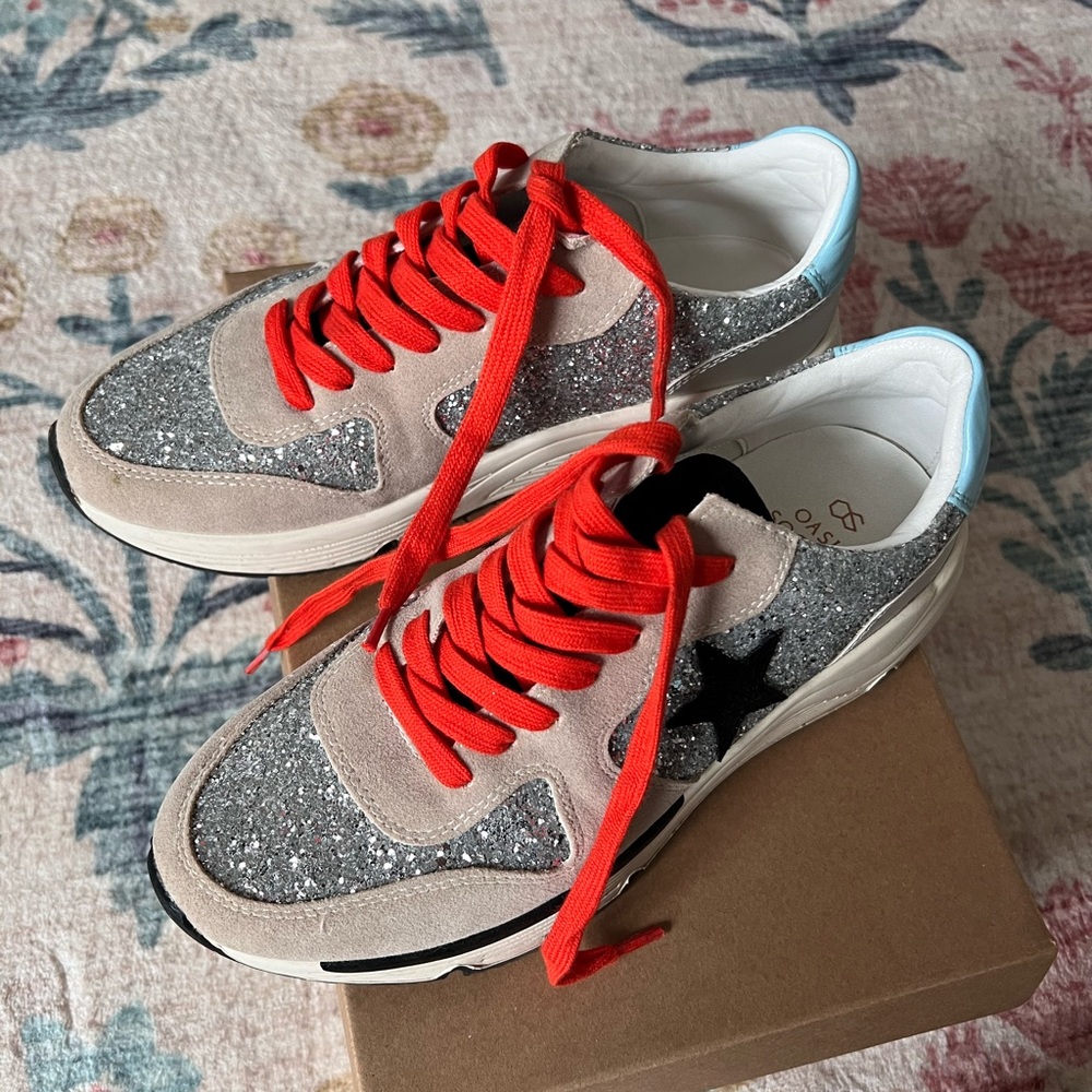 Vici “Quincy” glitter sneaker